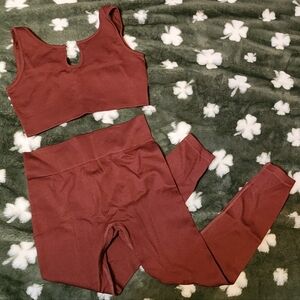 M/L Burgandy Ribbed Set